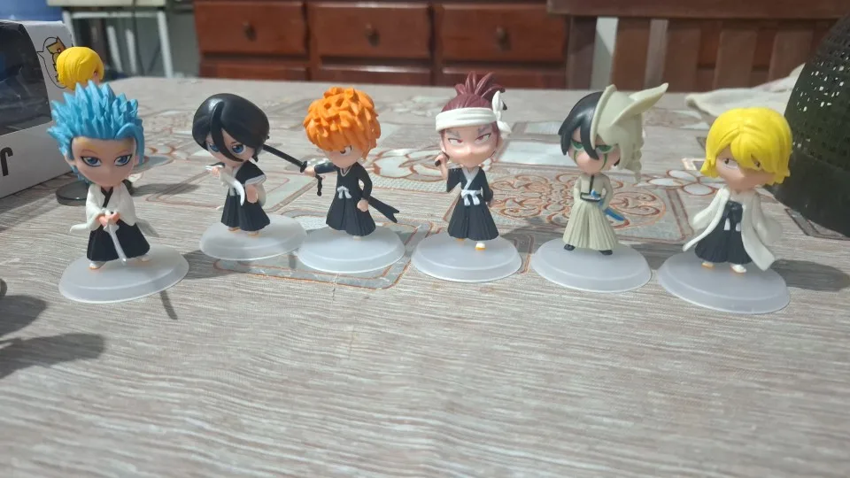 Foto de un comprador: Juego de seis mini figuras de Bleach con sus bases