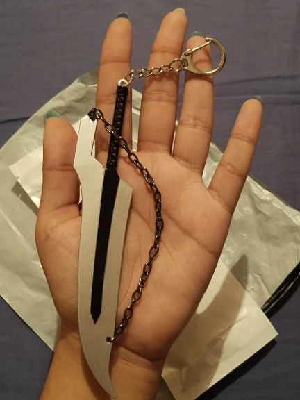 Foto de un comprador: Llavero de BLEACH con espada metálica de 14 cm