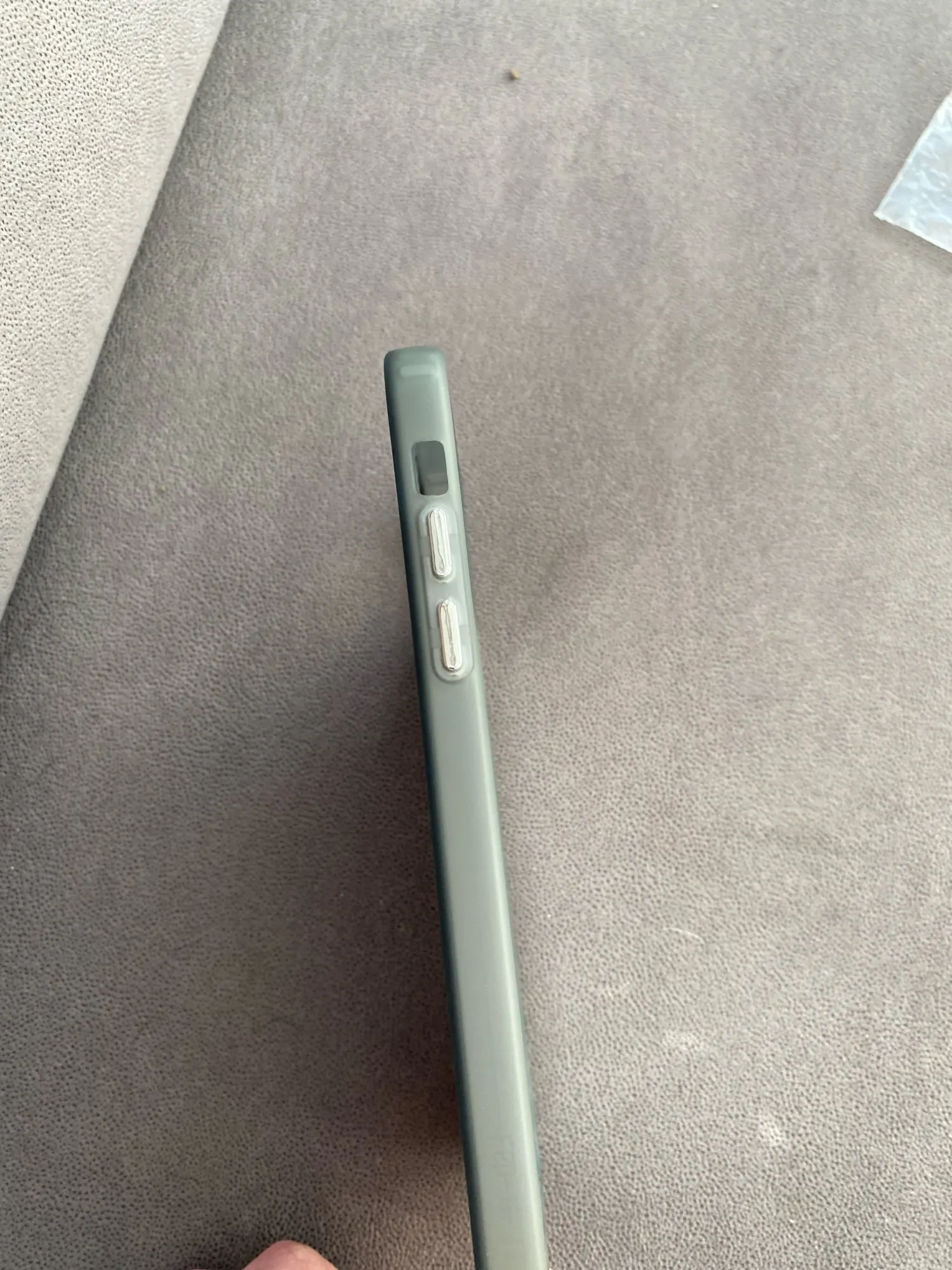 Foto de un comprador: Funda de Ichigo para iPhone con acabado metálico