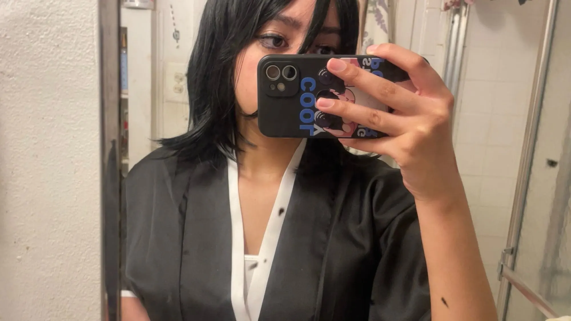 Foto de un comprador: Peluca corta y rizada de Rukia para tu cosplay de Bleach