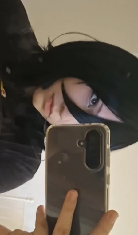 Foto de un comprador: Peluca corta y rizada de Rukia para tu cosplay de Bleach