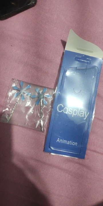 Foto de un comprador: Horquillas metálicas de Orihime para completar tu cosplay