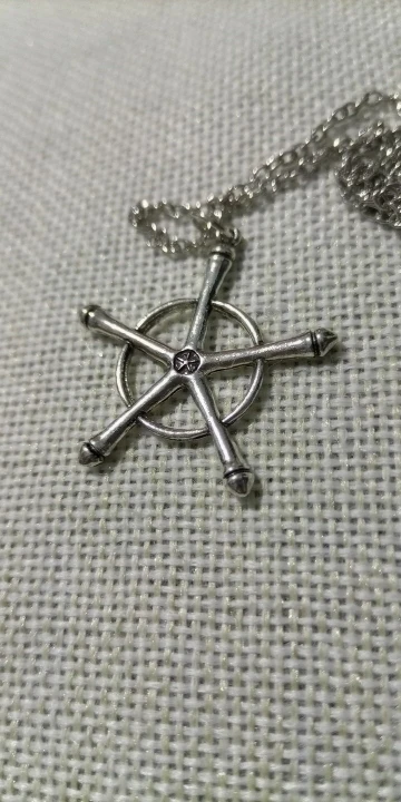 Foto de un comprador: Collar Quincy plateado con colgante estrella de Bleach