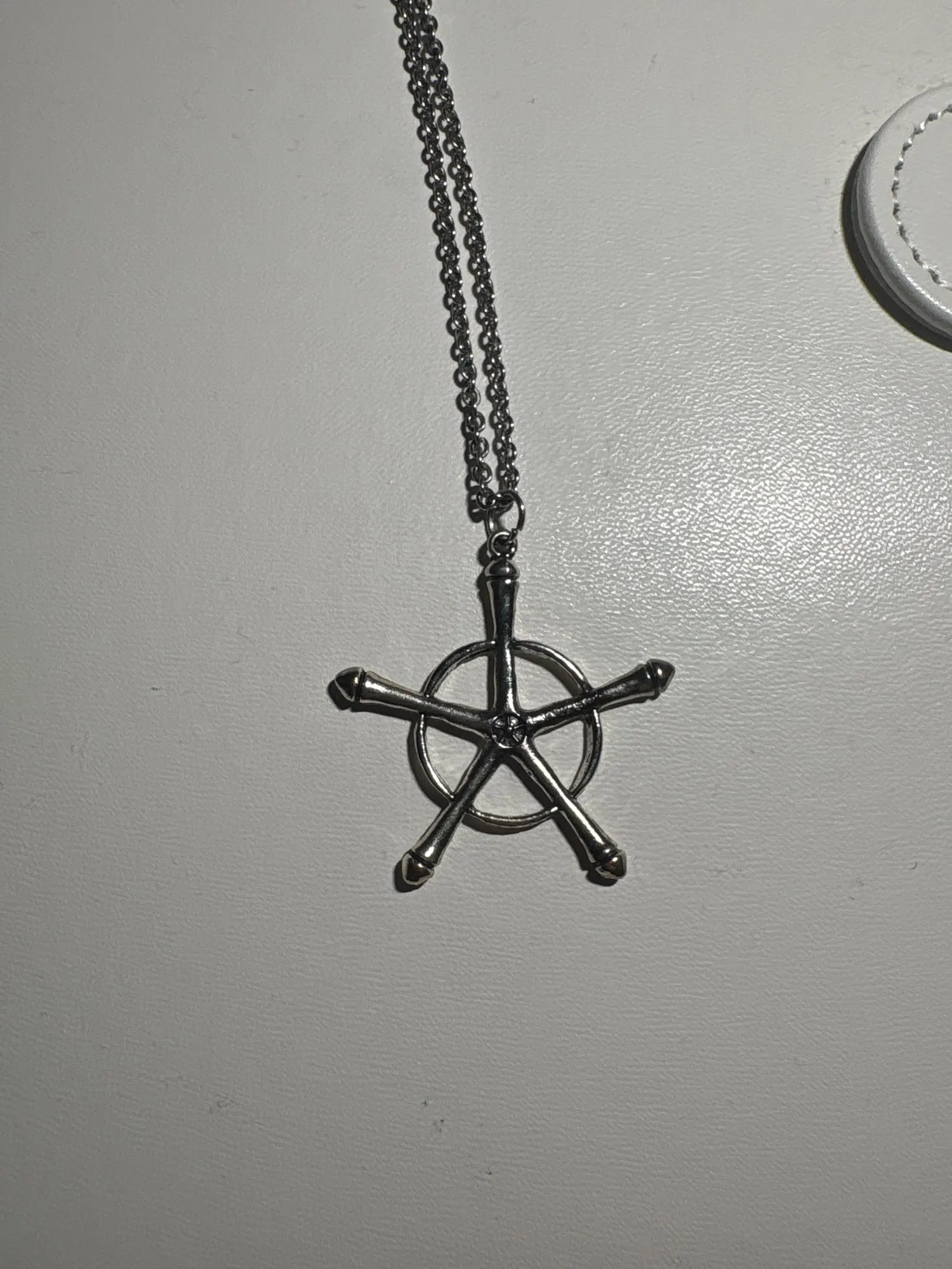 Foto de un comprador: Collar Quincy plateado con colgante estrella de Bleach