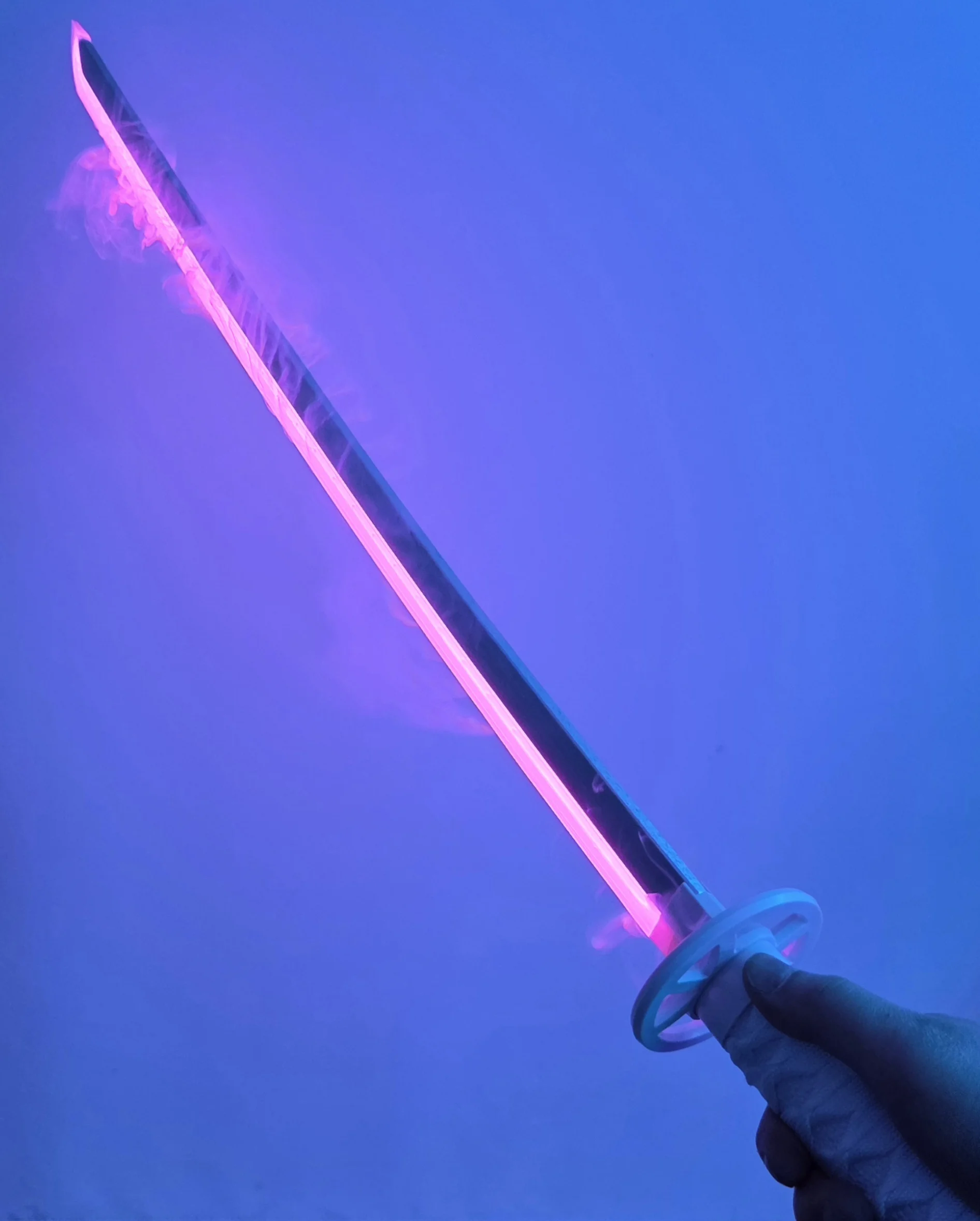 Foto de un comprador: Espada de cosplay de Rukia con luz y vapor decorativo