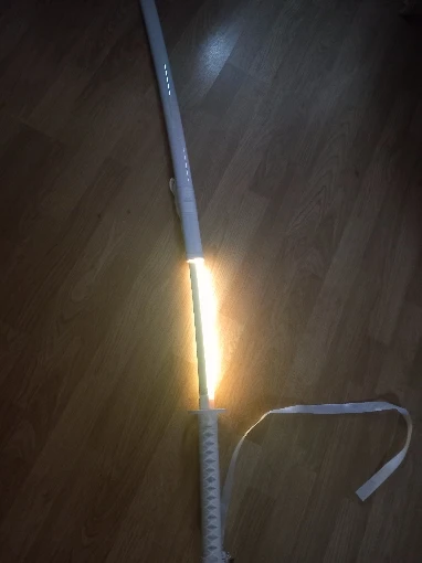 Foto de un comprador: Espada de cosplay de Rukia con luz y vapor decorativo