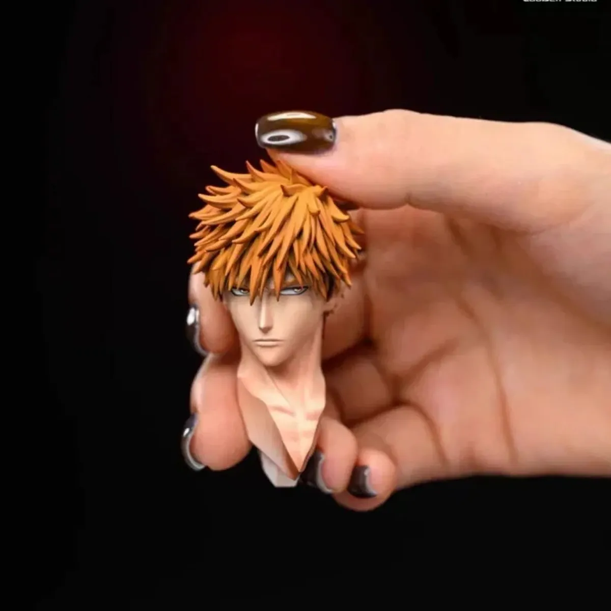 Figura de Ichigo Kurosaki de Bleach de 35 cm con doble espada – vue 4