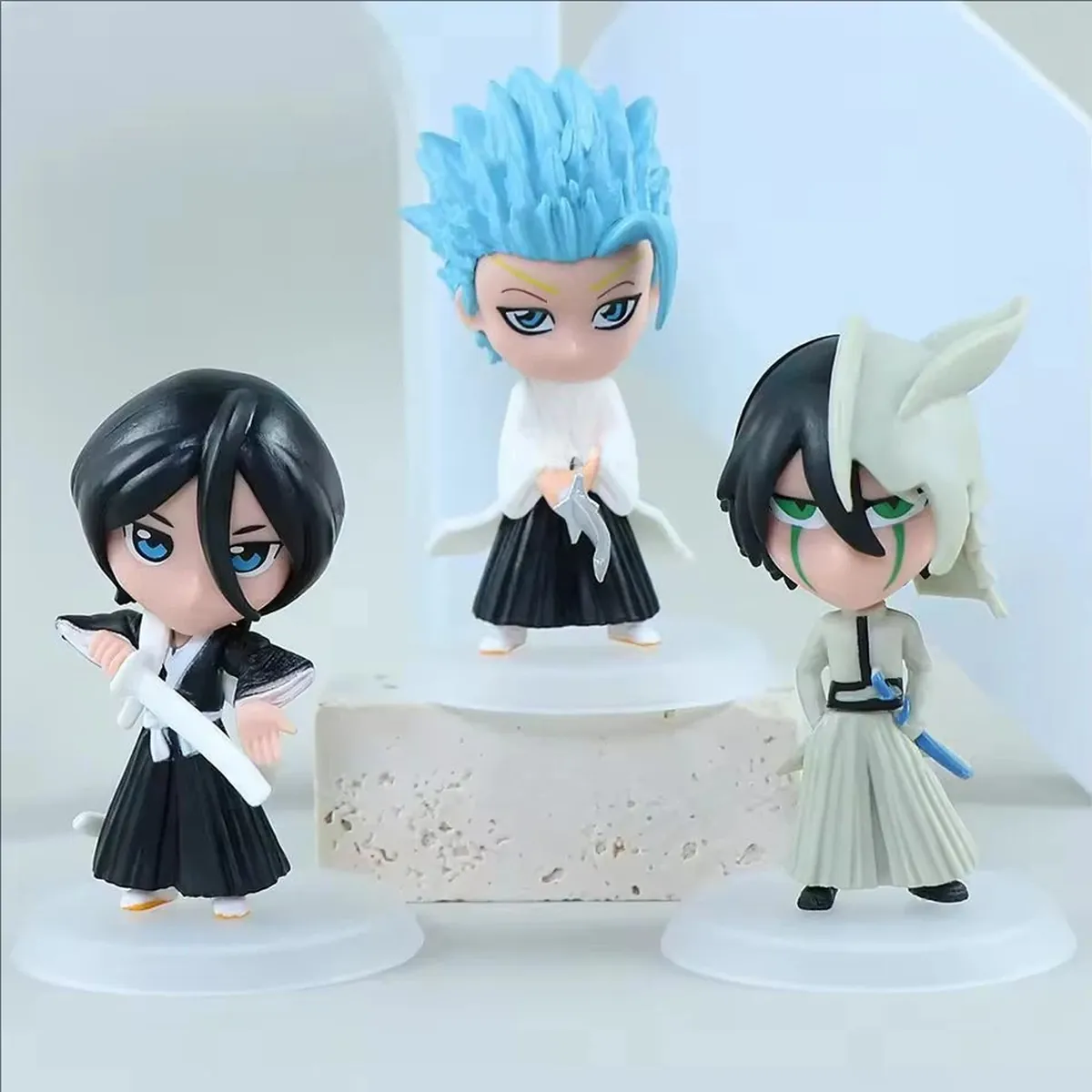 Juego de figuras de acción de Bleach de 6 mini figuras con base – vue 4