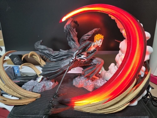 Foto de un comprador: Figura de Ichigo con espada y efecto de energía en espiral